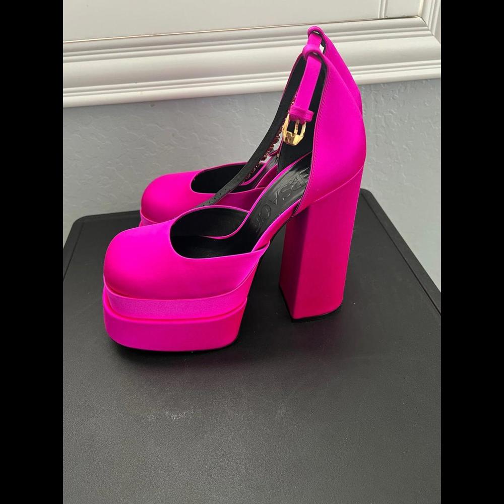 Versace heels - Picture 9 of 12